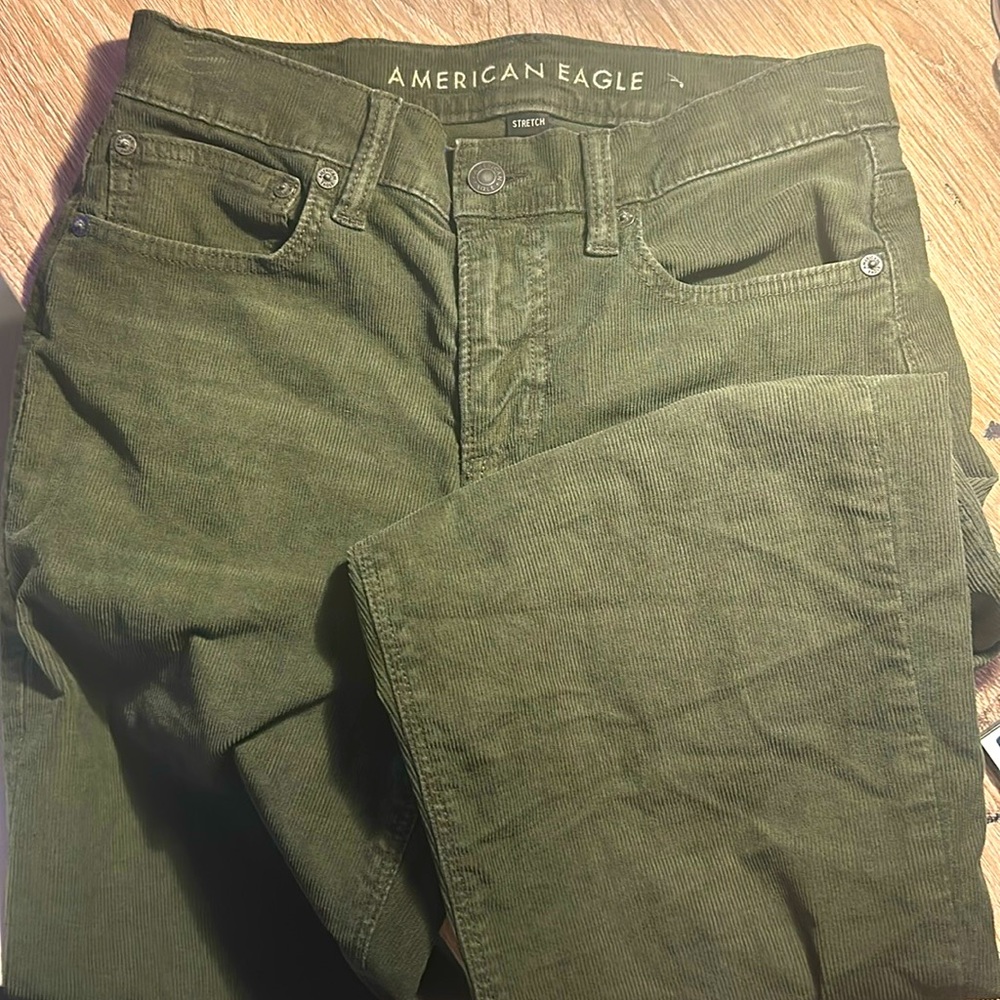 American Eagle, Dark Green, Size 4, straight leg corduroys.